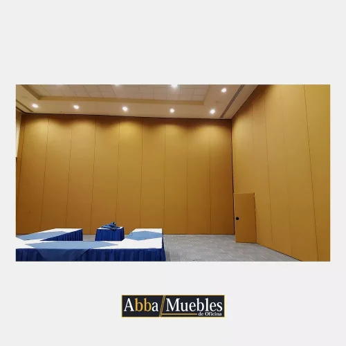 Muro móvil muestra 2 con puerta